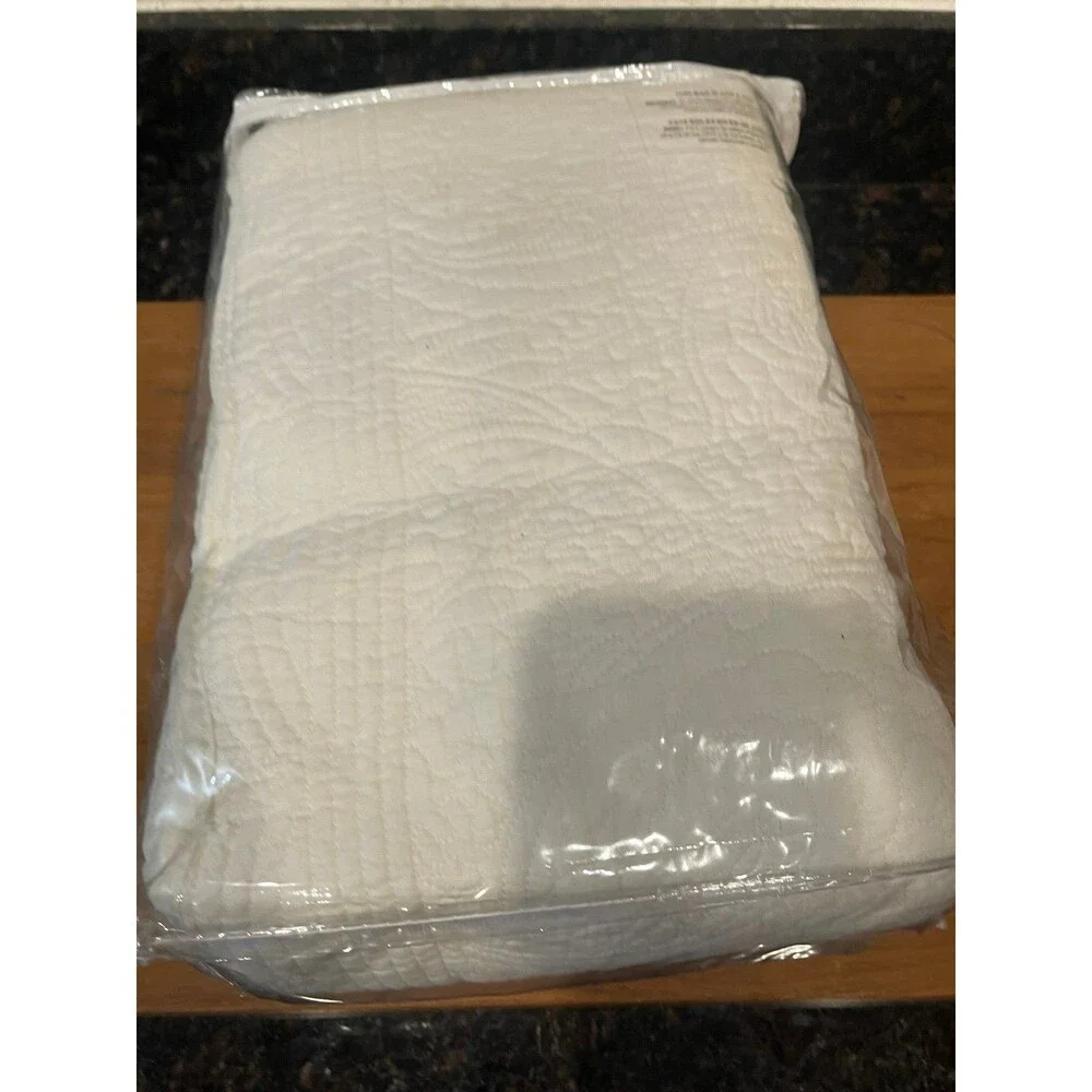 New paisley quilted king size ivory bed skirt